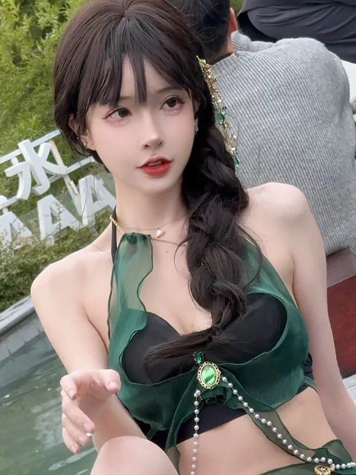 葡萄一粒一粒挤出来往下边塞东西的